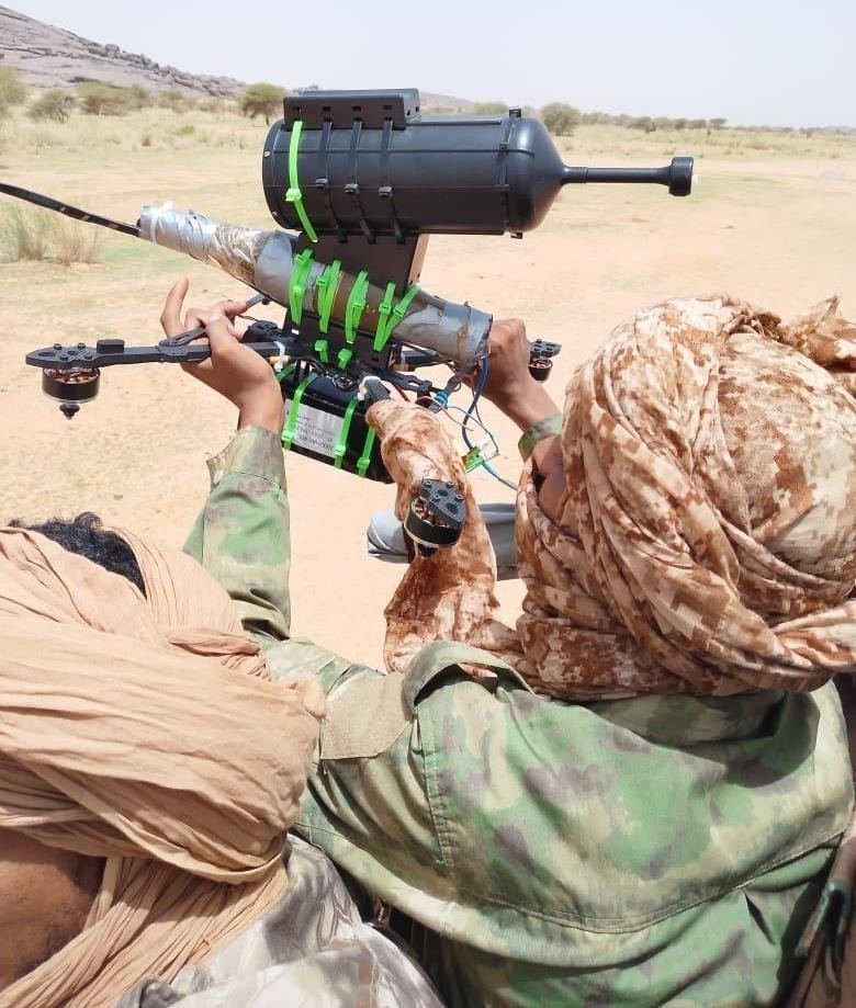 Dron FPV empleado por el Frente de Liberación de Azawad (FLA) en Malí
